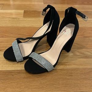 Black velvet 4in heels